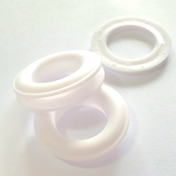 20mm Plastic Eyelets White