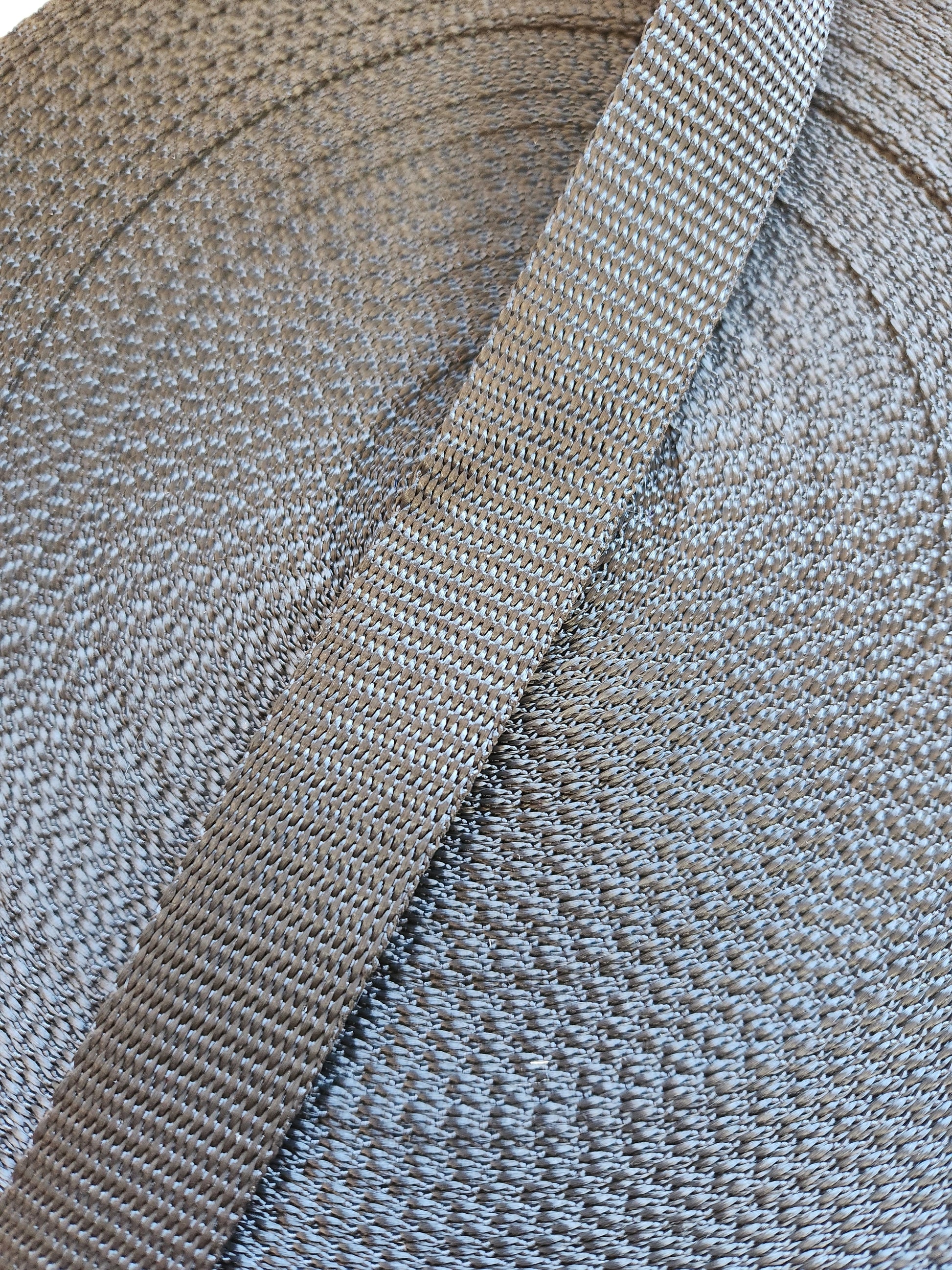 25 mm (1") polynett i ensfargede farger