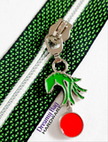 #5 Zipper Pull Green Christmas Hand